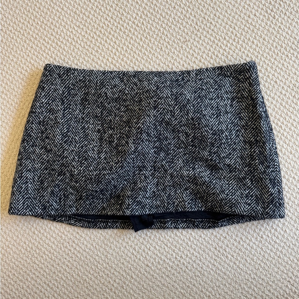 Abercrombie & Fitch herringbone wool skort